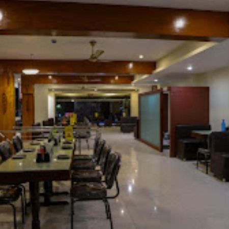 Hotel Vaibhav,Akola Εξωτερικό φωτογραφία