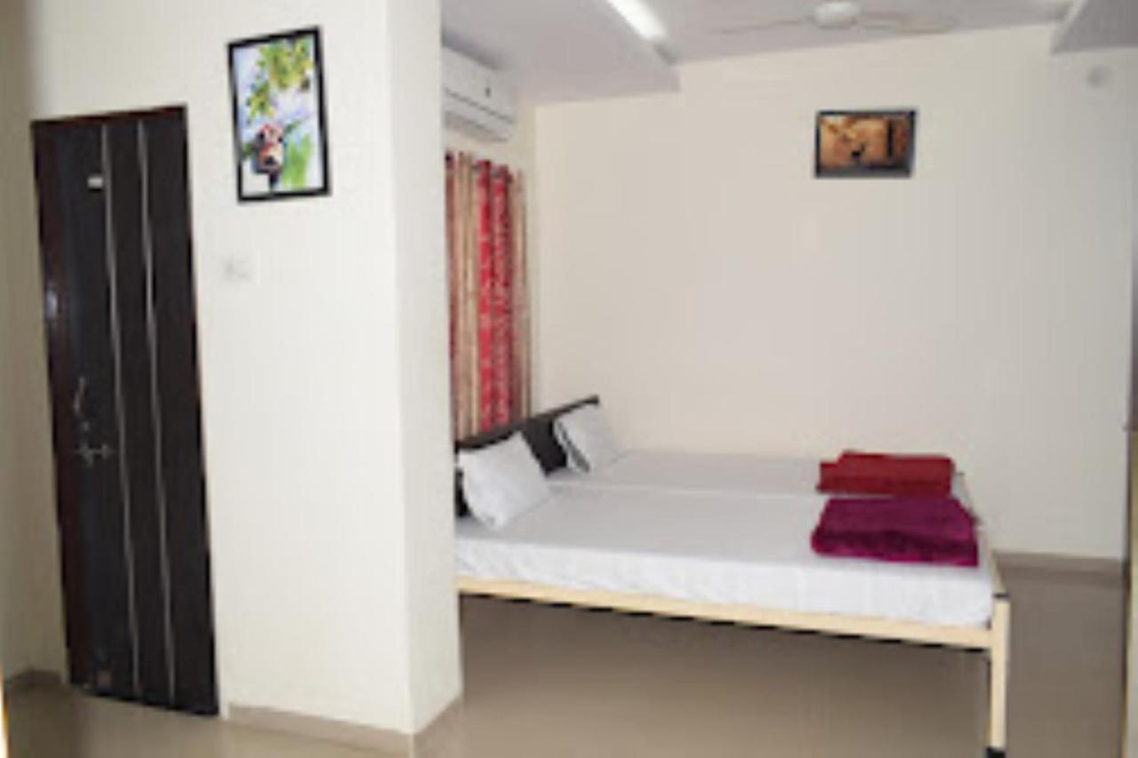 Hotel Vaibhav,Akola Εξωτερικό φωτογραφία